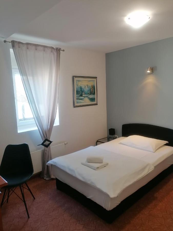 Hotel Garny Pleso Velika Gorica Dış mekan fotoğraf