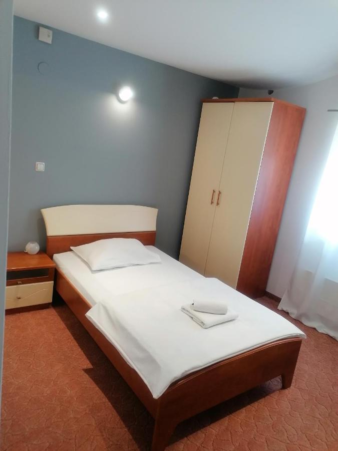 Hotel Garny Pleso Velika Gorica Dış mekan fotoğraf