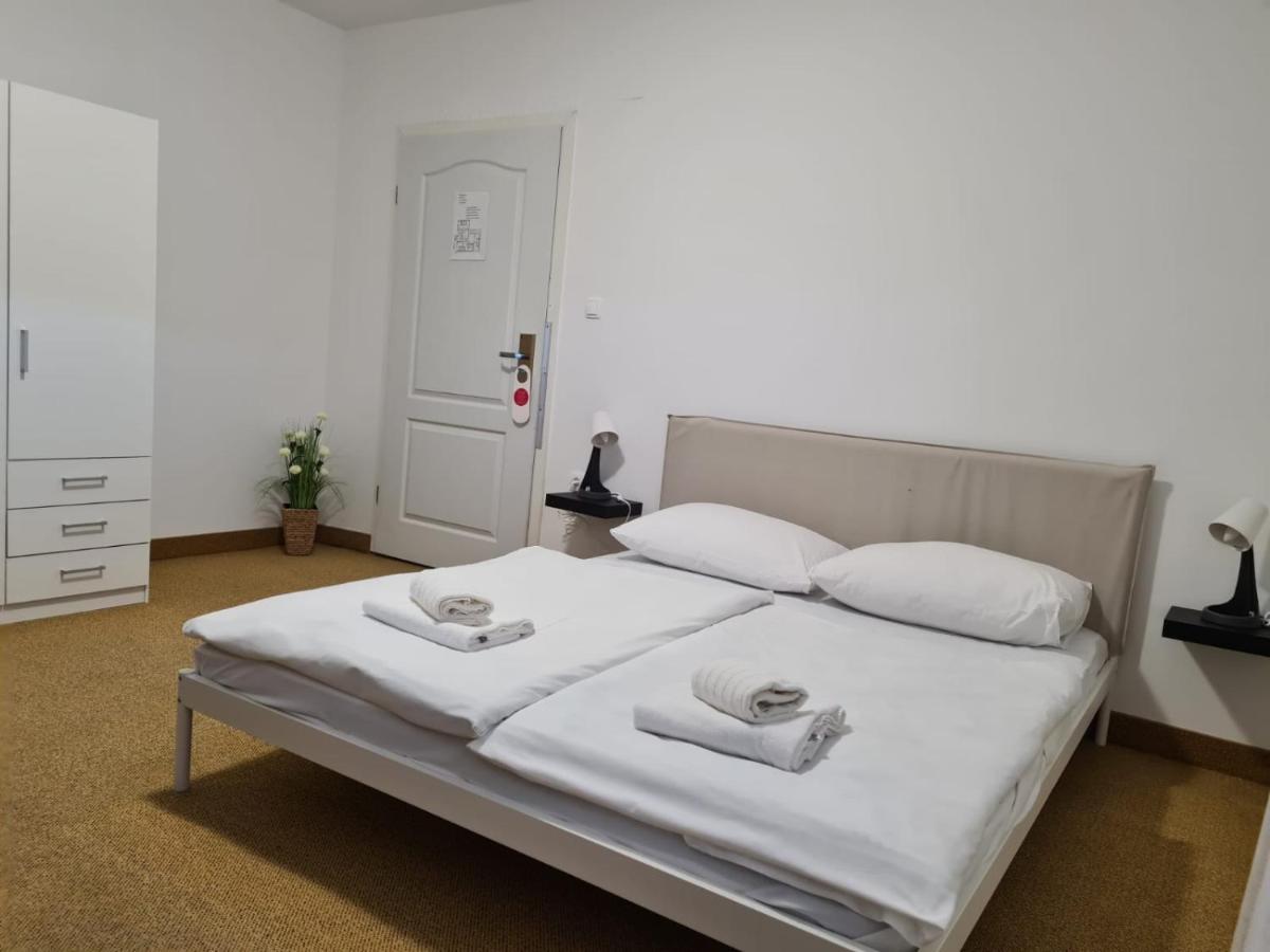 Hotel Garny Pleso Velika Gorica Dış mekan fotoğraf