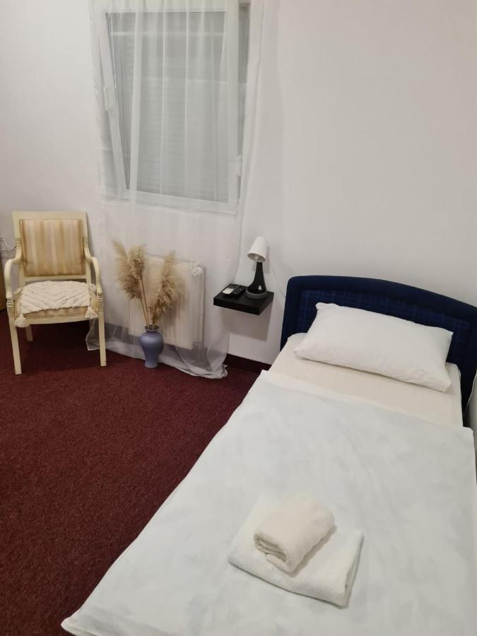 Hotel Garny Pleso Velika Gorica Dış mekan fotoğraf