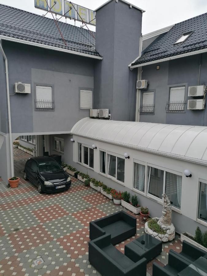 Hotel Garny Pleso Velika Gorica Dış mekan fotoğraf