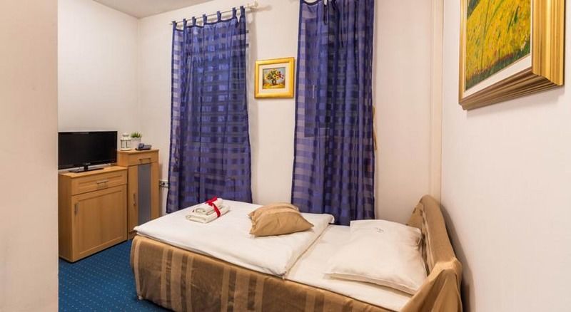 Hotel Garny Pleso Velika Gorica Dış mekan fotoğraf
