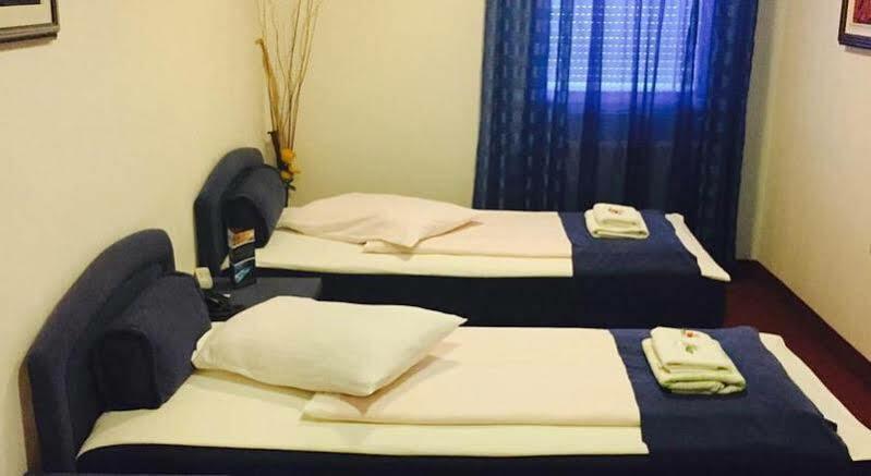 Hotel Garny Pleso Velika Gorica Dış mekan fotoğraf